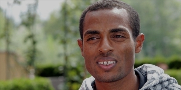 Missing the World Record, Bekele disclosed, “I felt a little pain in the beginning, so I dropped behind. After a few kilometers I started relaxing, so I tried to push a little bit. I am very sorry. I am not lucky. I am very happy running my Personal Best. But, I still can do the World Record. I don’t give up. It is encouraging for the future.” He added further, “I was recovering from injury only three months ago. My preparation was not 100%. Fantastic result! But, I feel sorry missing the Marathon World Record by two seconds.”