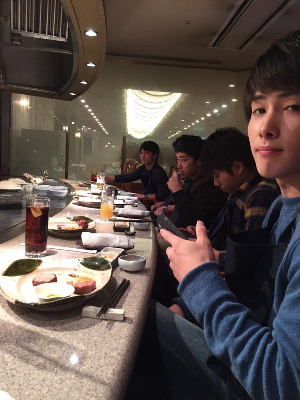 Kohei dinner with teammates