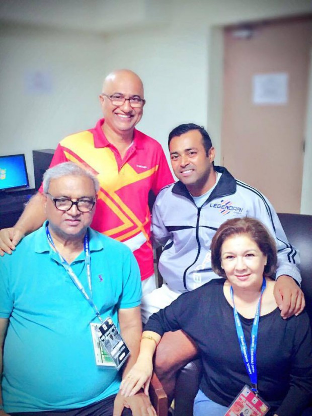 Leander Paes with his dad and his coaching staff