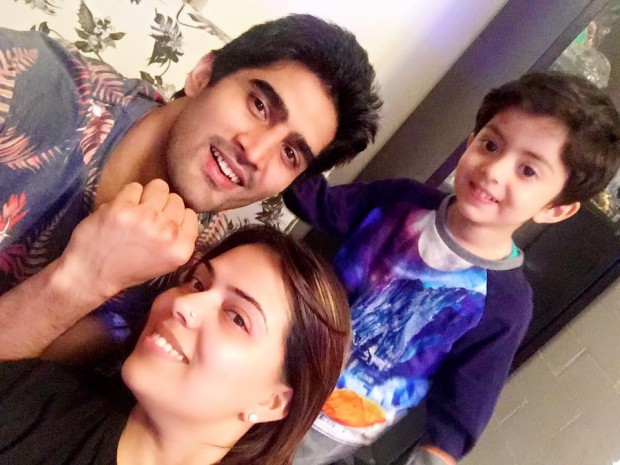 Vijender Singh with his wife Archana and son Arbir Singh